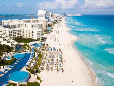 Playas de Cancún establecen horario de cierre y un aforo máximo del 30%