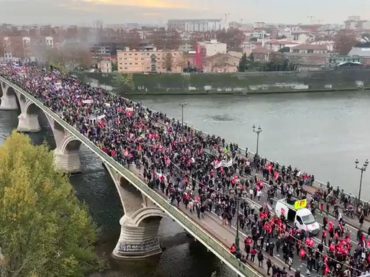 En Francia; más de 800 mil personas protestaron contra políticas neoliberales de Macron