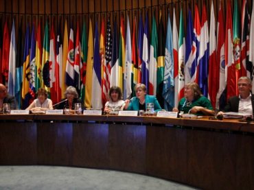 Países de América Latina y el Caribe aprobaron el Compromiso de Santiago que busca acelerar esfuerzos para cumplir la agenda regional de género