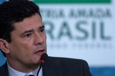 El juez Moro desbarató una enorme red de sobornos y sobreprecios en contratos con Petrobras, ahora renuncia