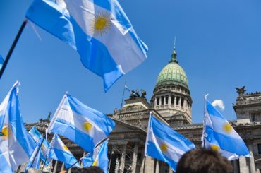 Argentina extiende plazo de negociación debido a su deuda