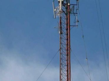 Investigación revela antenas falsas para espionaje en la CDMX