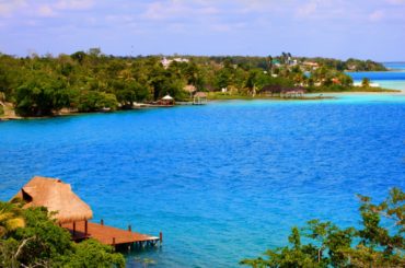 Actividades turísticas provocan la desaparición de los colores de la laguna de Bacalar