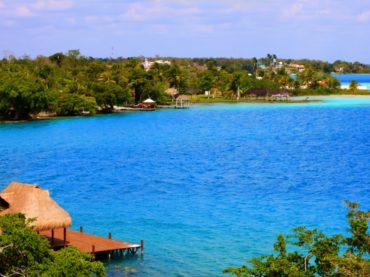 Actividades turísticas provocan la desaparición de los colores de la laguna de Bacalar