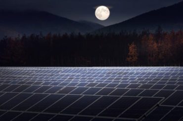 Un panel solar que funciona de noche