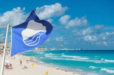 Distintivos Blue Flag a tres playas de Isla Mujeres