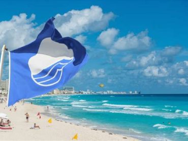 Distintivos Blue Flag a tres playas de Isla Mujeres
