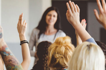 Imparten taller de empoderamiento y liderazgo de las mujeres