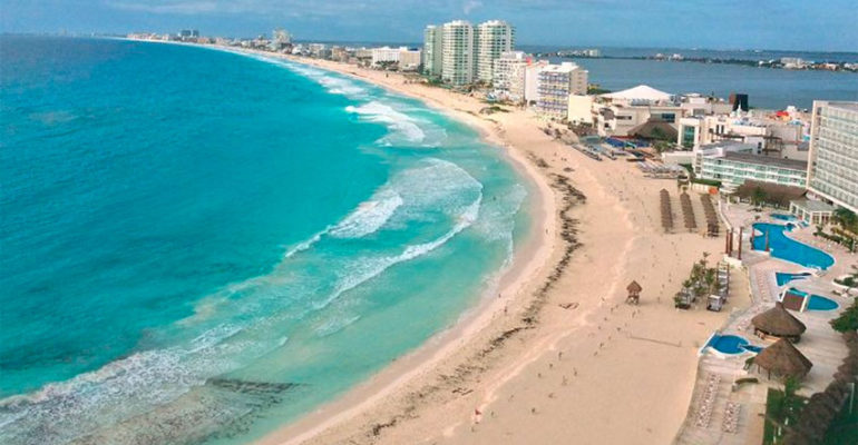 Empresarios hoteleros de Quintana Roo quieren que las playas sean sólo para turistas