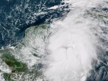 Alerta en Quintana Roo por depresión tropical con “movimiento irregular”