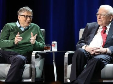 El mejor libro de negocios jamás escrito, según Bill Gates y Warren Buffett