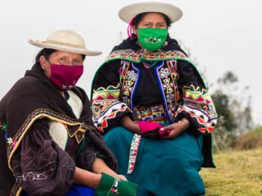 Ser mujer e indígena en América Latina, una carrera de obstáculos para toda la vida