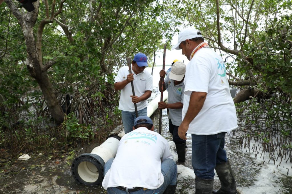 Rehabilitan Holbox tras huracán Zeta