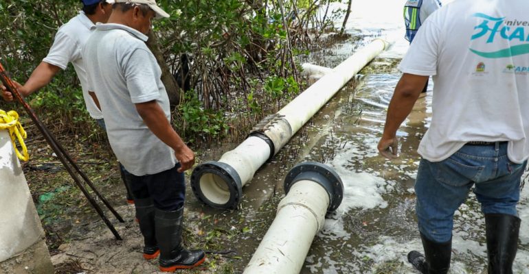 Rehabilitan Holbox tras huracán Zeta