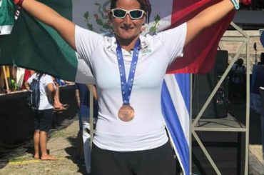 Surfista quintanarroense Mariana Carrasco propuesta para el Premio Nacional del Deporte