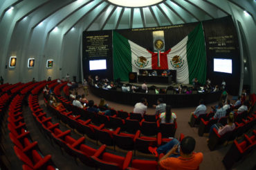 Exhorta Congreso a garantizar abasto de medicamentos para personas con VIH