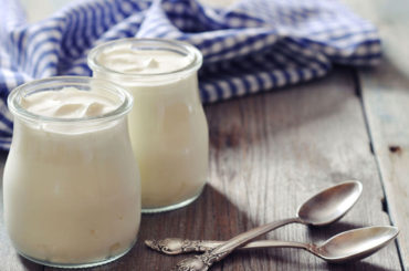Las bacterias del yogur podrían ayudar a reparar los huesos rotos