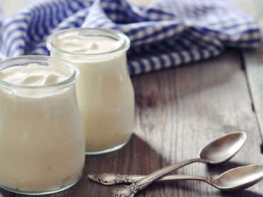 Las bacterias del yogur podrían ayudar a reparar los huesos rotos