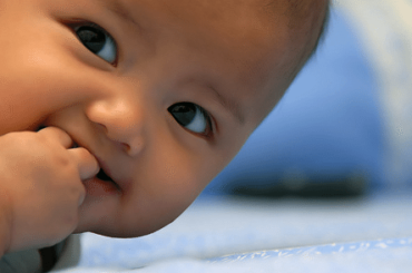 Qué es el “baby led weaning” (BLW) en la alimentación de bebés?