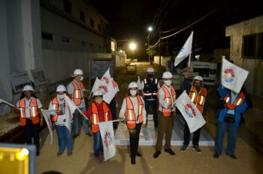 Dan banderazo de inicio de obra en Puerto Juárez