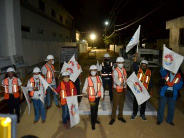 Dan banderazo de inicio de obra en Puerto Juárez