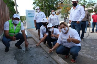 Ponen en marcha construcción de banquetas y guarniciones en Puerto Morelos