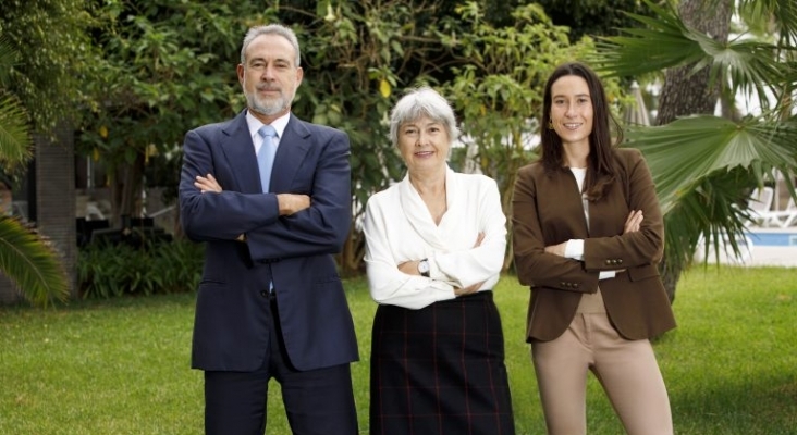 “Hoy presento con orgullo a la mujer al frente de las Finanzas de RIU Hotels: mi hija Naomi"