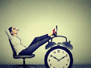 ¿Te distraes fácilmente y las horas se te pasan volando? Convierte tu tiempo en productividad con estos 10 hábitos