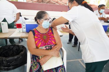 Inició la vacunación contra la covid-19 en Chetumal