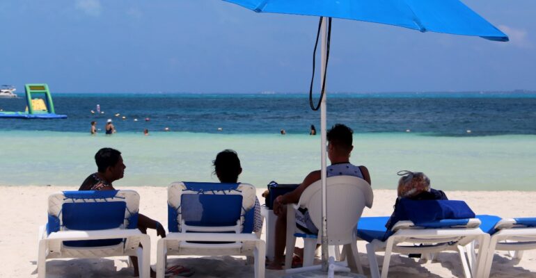 Pide Cancún extremar medidas sanitarias en estas vacaciones